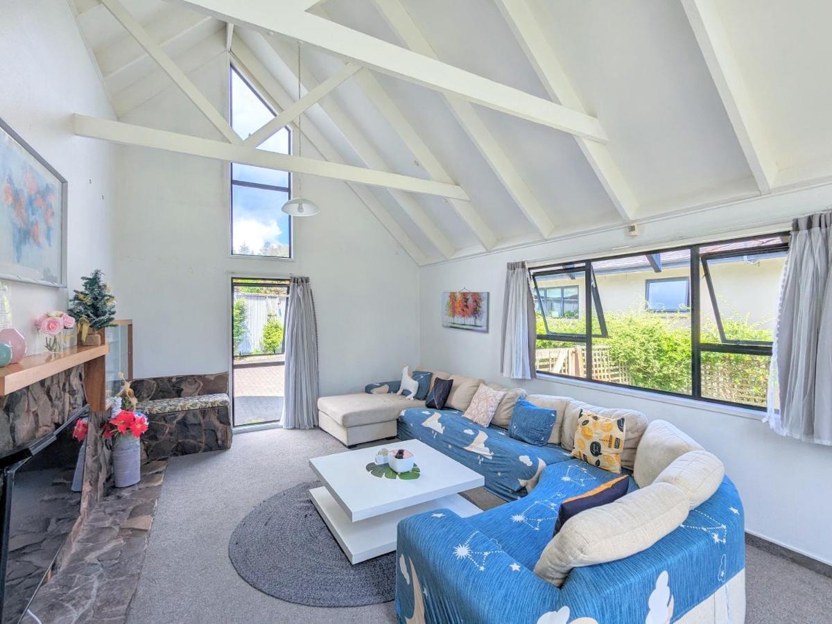 Вилла Rotorua Redwood Retreat Экстерьер фото