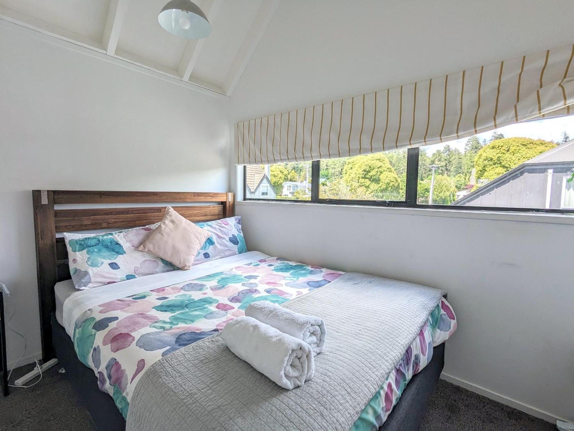 Вилла Rotorua Redwood Retreat Экстерьер фото